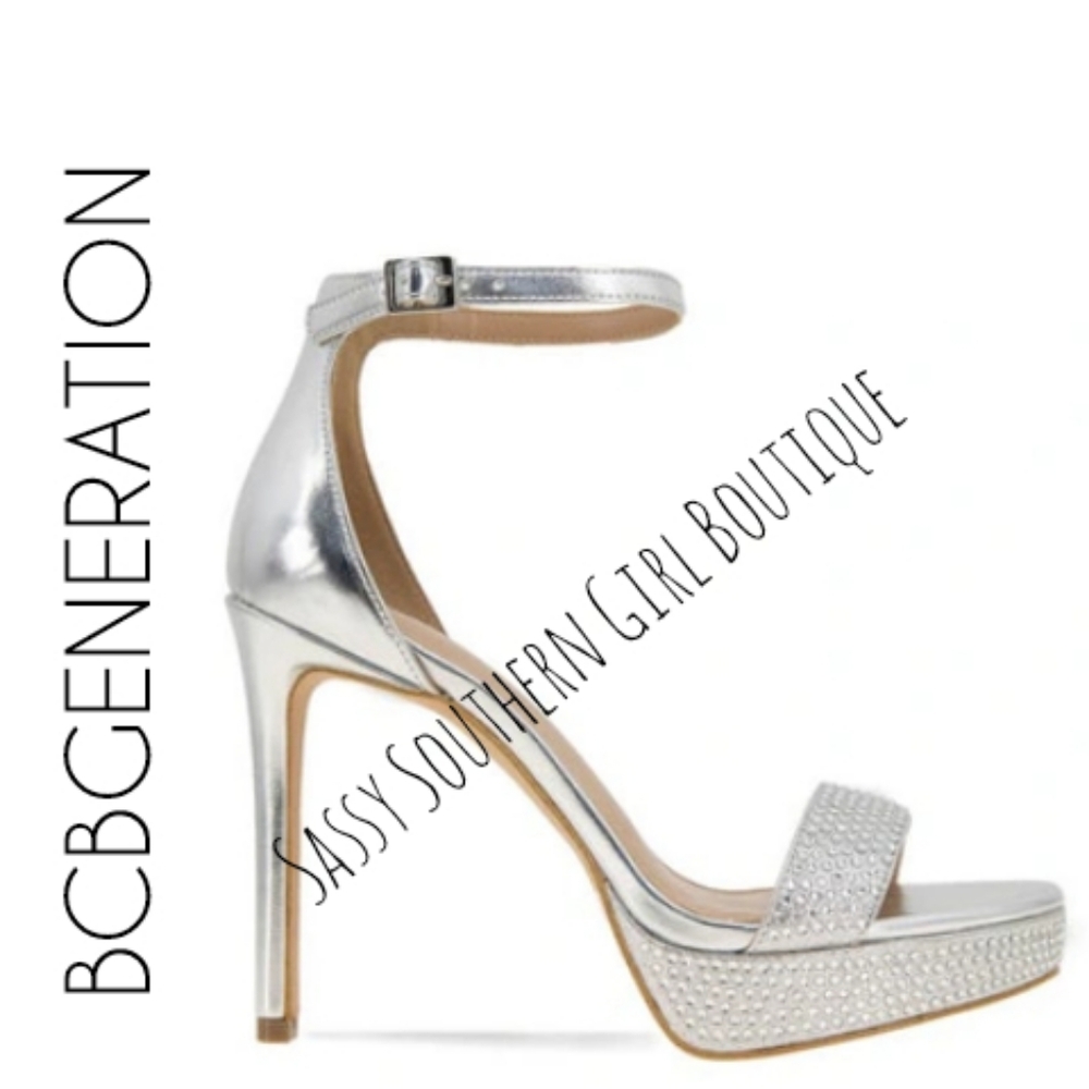 🆕⭐BCBG silver bling heels